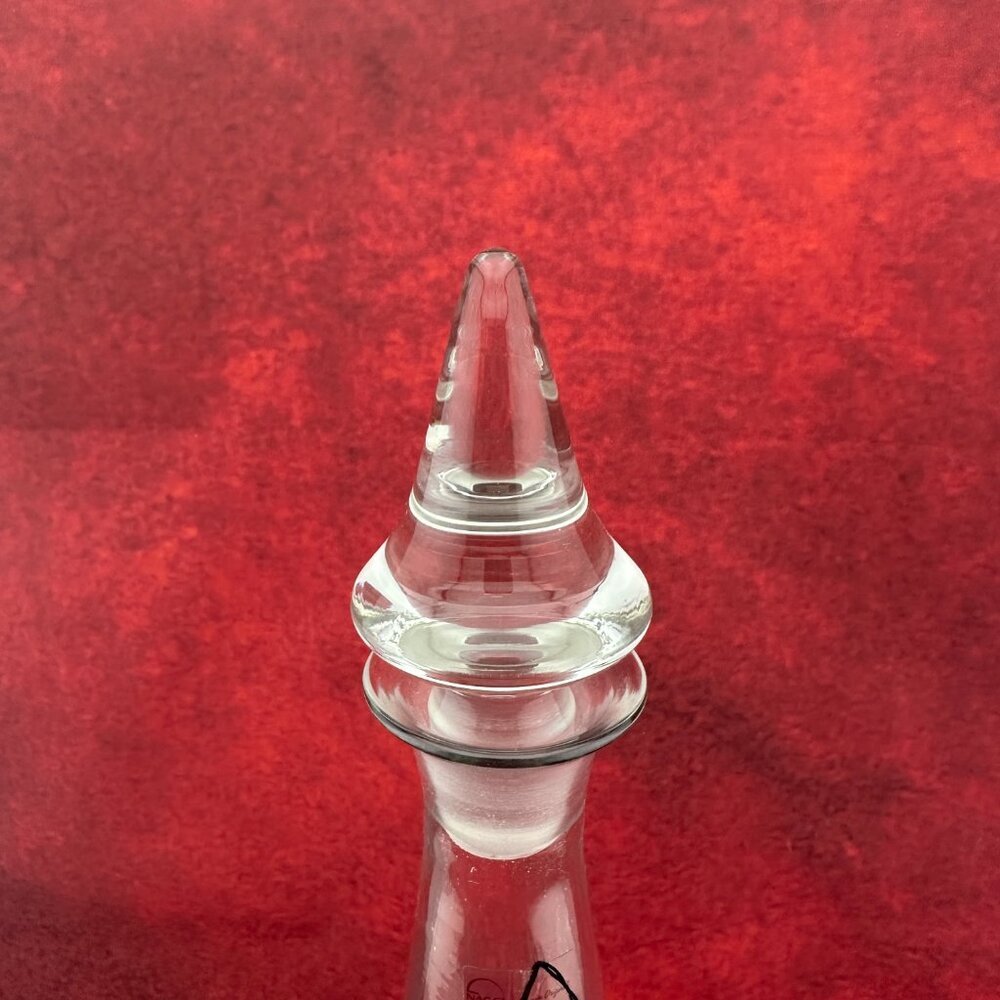 NAGEL CLEAR GLASS DECANTER, ETCHED FLORAL DESIGN, POINTED GLASS STOPPER, 13.5 in - Picture 7 of 9